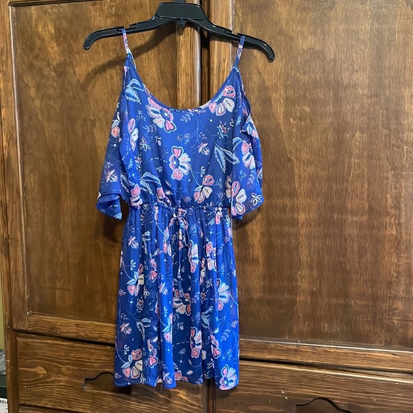 Hollister Dresses & Skirts - Hollister off shoulder dress